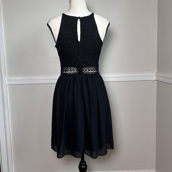 BCX Black Lace Mini Dress Stretchy A-Line w/ Crochet Waist Feminine Minimalist - Picture 4 of 15